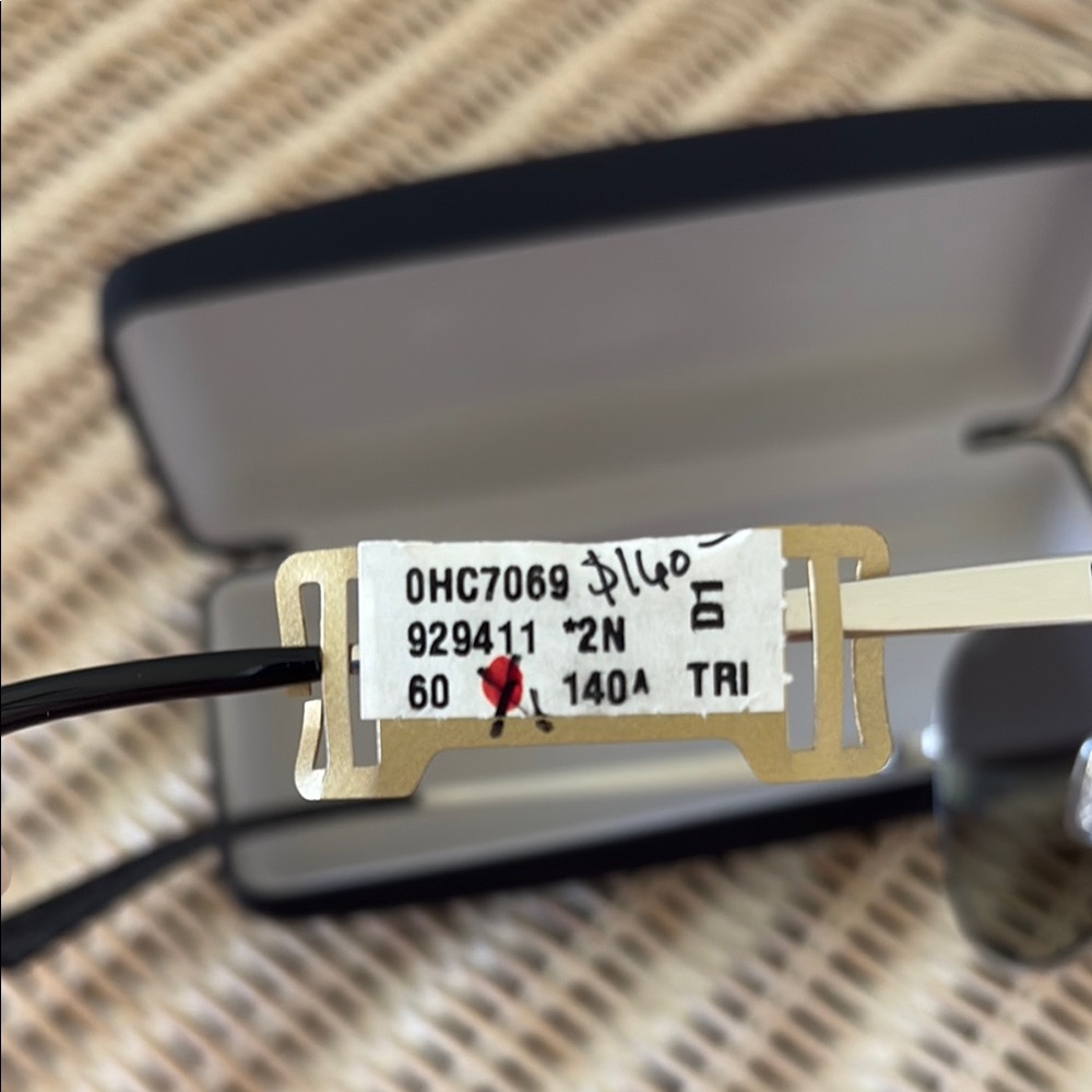 Coach Stylish Silver Aviator Sunglasses. Color Gunmetal. New with generic case. - Picture 5 of 6